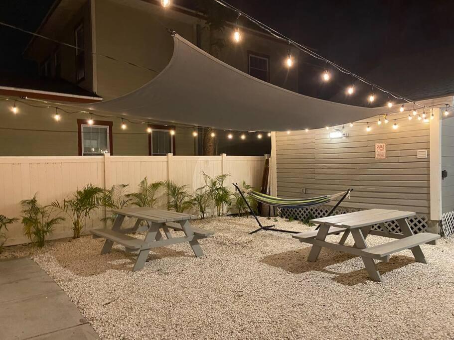 Chic Bungalow Apartment Steps From Armature Works & Downtown Riverwalk Тампа Екстериор снимка