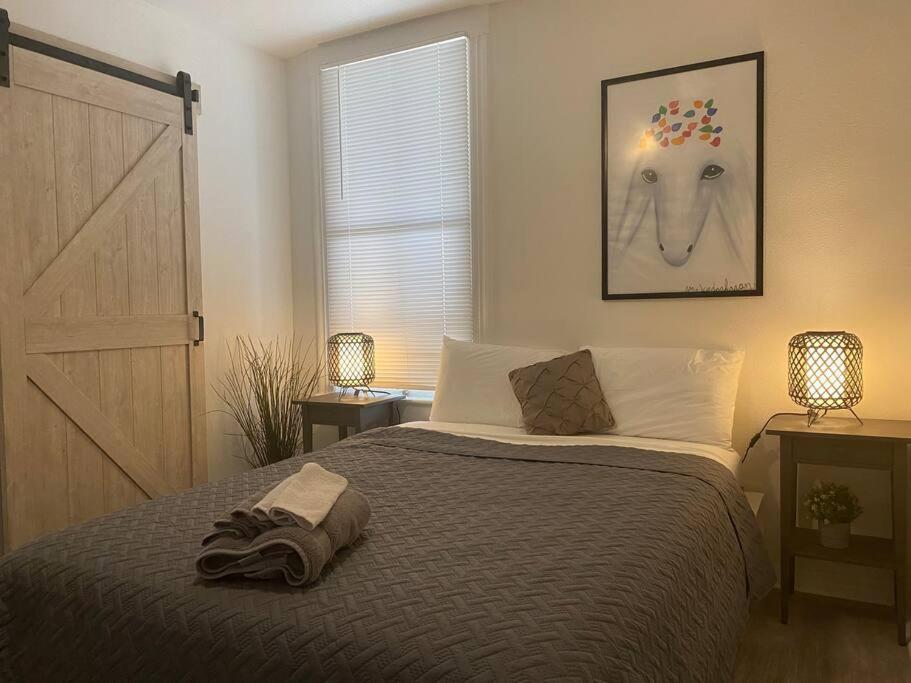 Chic Bungalow Apartment Steps From Armature Works & Downtown Riverwalk Тампа Екстериор снимка