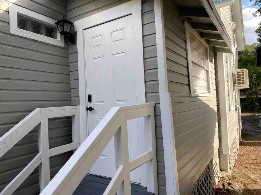 Chic Bungalow Apartment Steps From Armature Works & Downtown Riverwalk Тампа Екстериор снимка