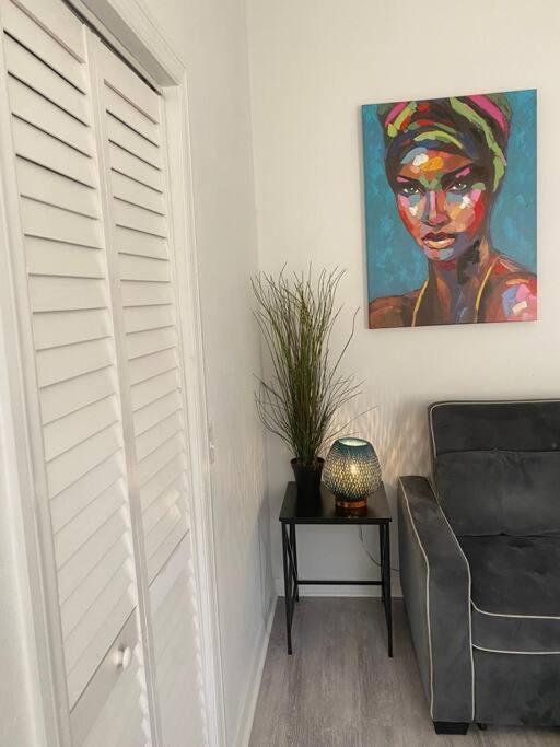Chic Bungalow Apartment Steps From Armature Works & Downtown Riverwalk Тампа Екстериор снимка