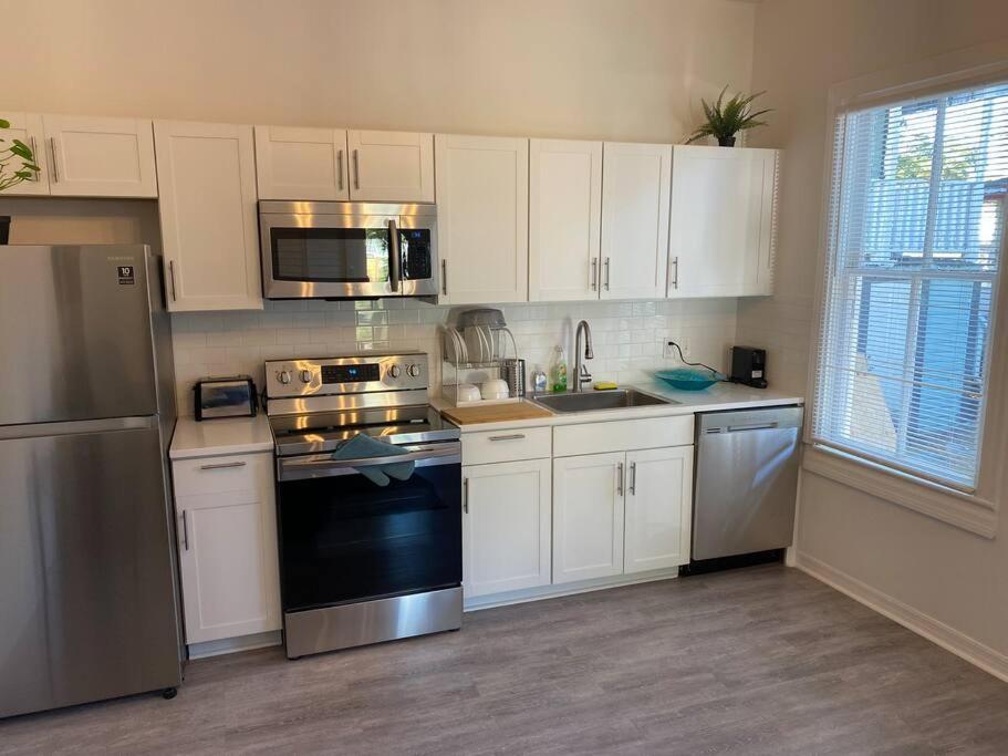 Chic Bungalow Apartment Steps From Armature Works & Downtown Riverwalk Тампа Екстериор снимка