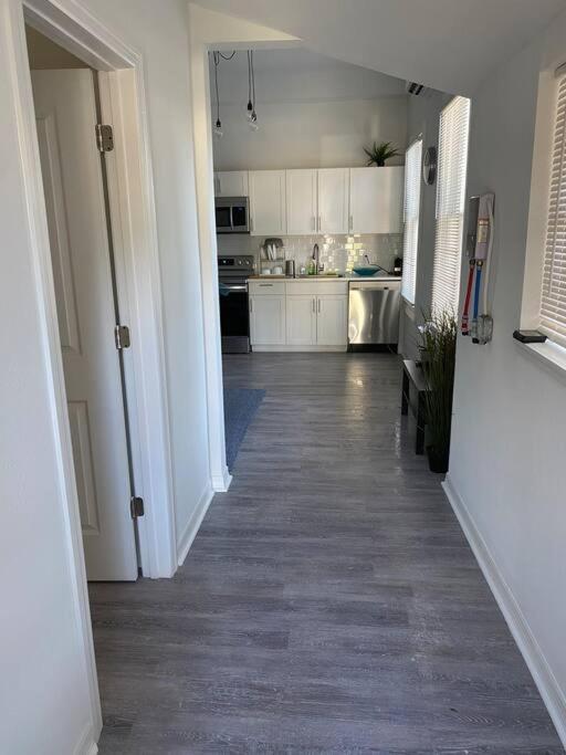 Chic Bungalow Apartment Steps From Armature Works & Downtown Riverwalk Тампа Екстериор снимка